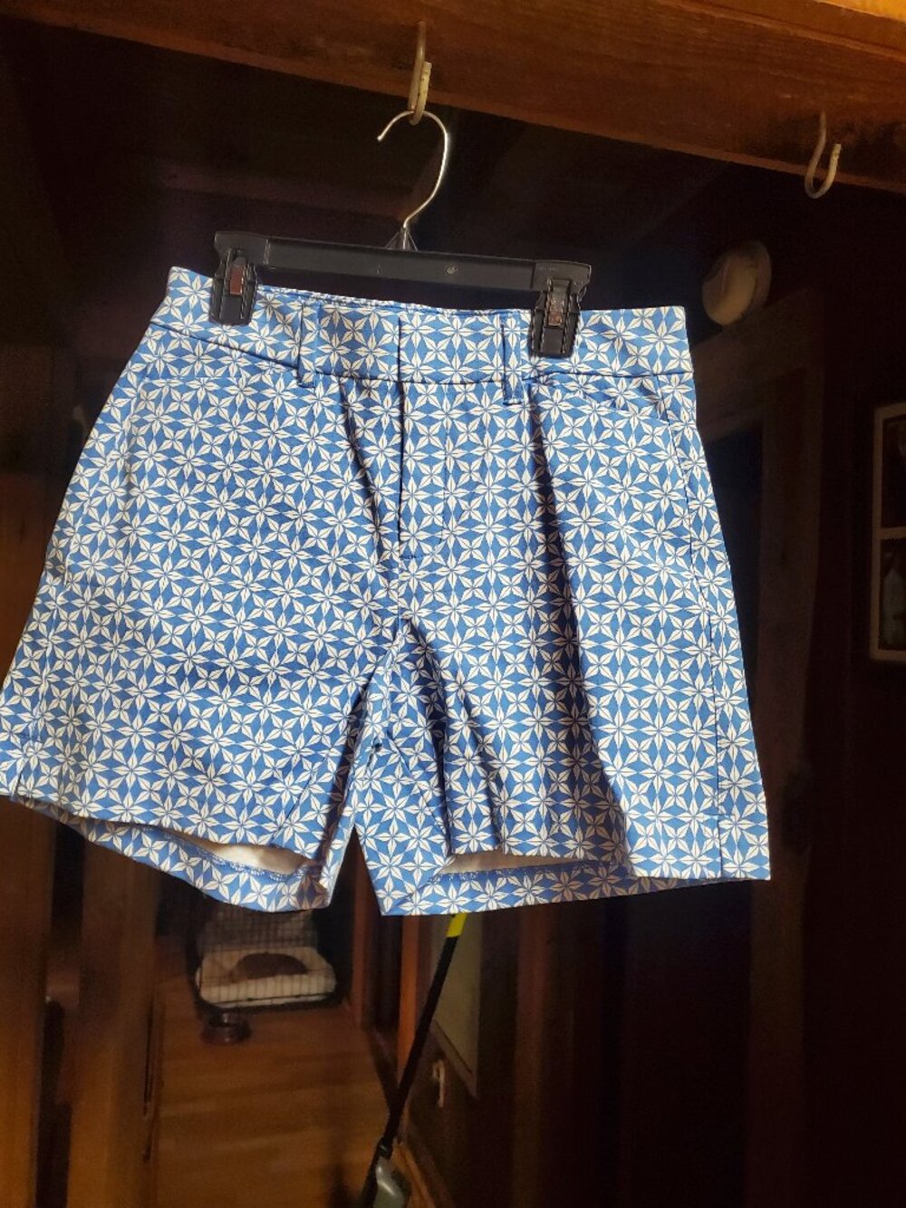 NWOT Old Navy Pixie Shorts Size 4 Blue Geometric Print